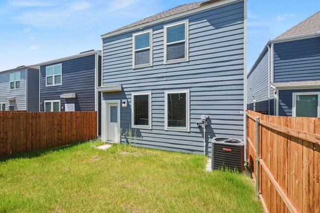 Building Photo - 125 Arbor Dr