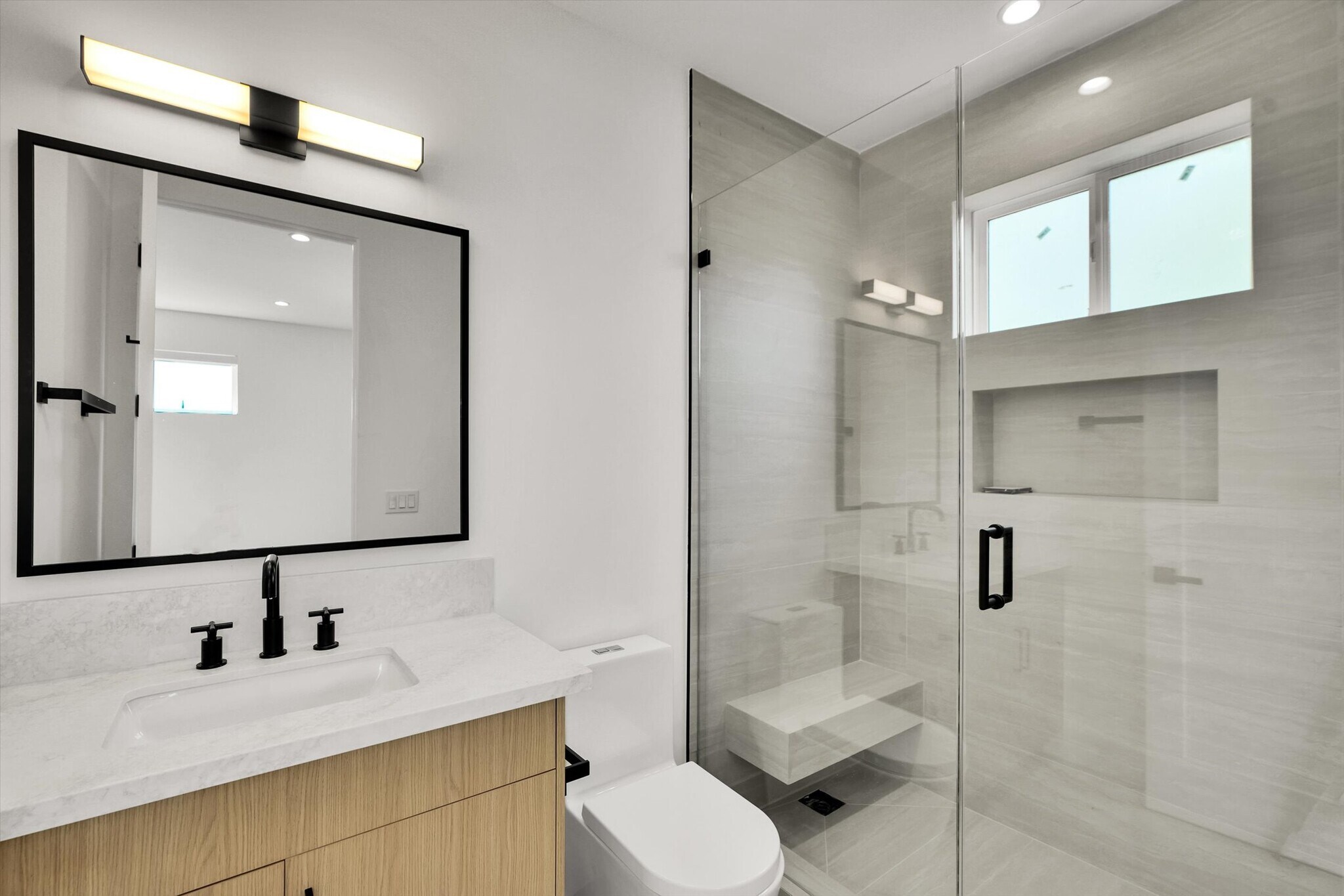 Building Photo - 5024 Cahuenga Blvd