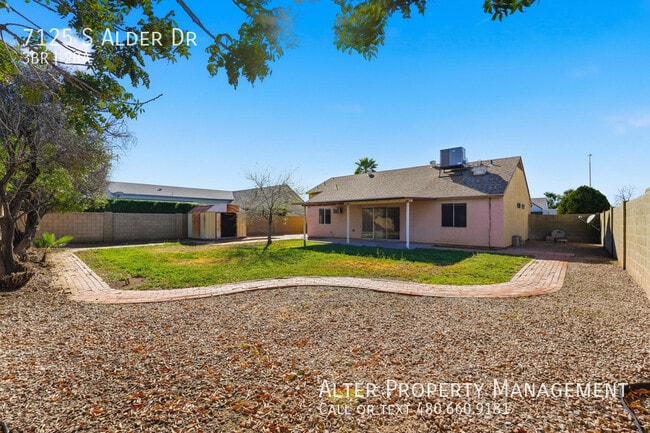 Building Photo - 7125 S Alder Dr