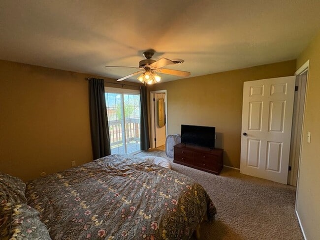 Building Photo - Fantastic 3 bed 2 bath home in Centennial ...
