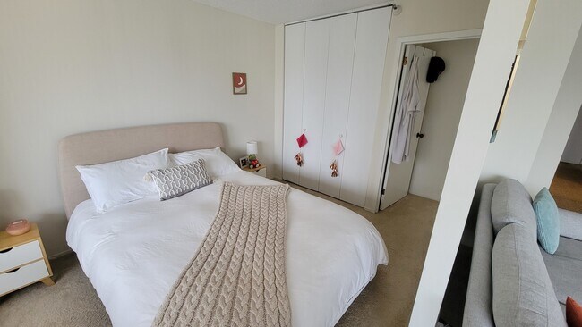 Building Photo - 10 E Ontario St