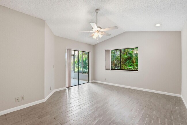Building Photo - 6170 Bay Isles Dr