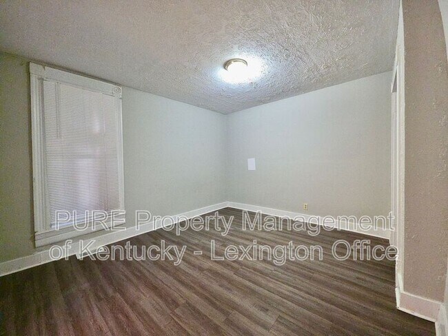 Building Photo - 417 North St