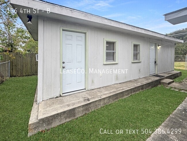 Building Photo - 156 4th St