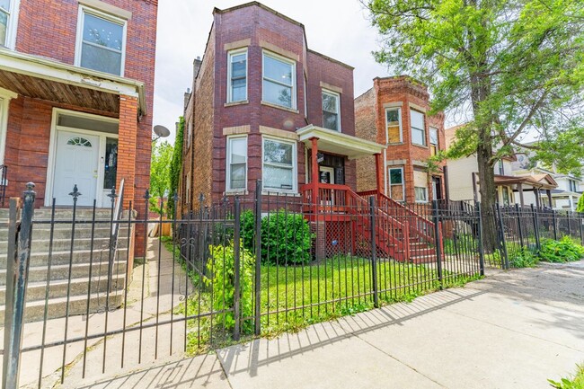 Primary Photo - 5025 W Huron St