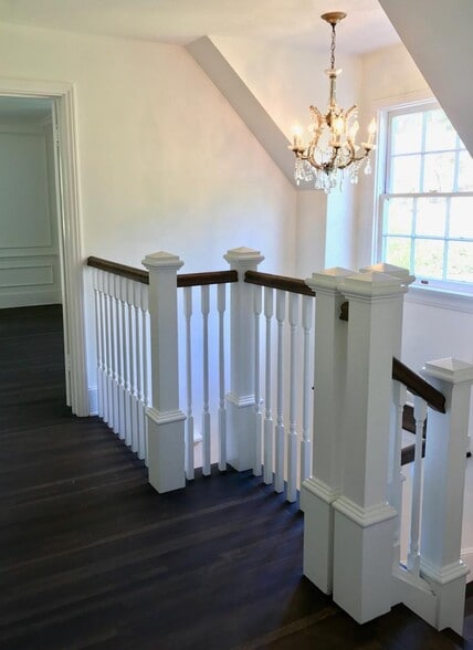 Building Photo - 3915 Benedict Canyon Dr