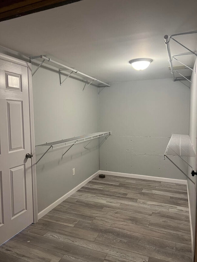 Building Photo - Updated 3BR 1BA Home w/ Garage & Updated Kitchen in Cincinnati