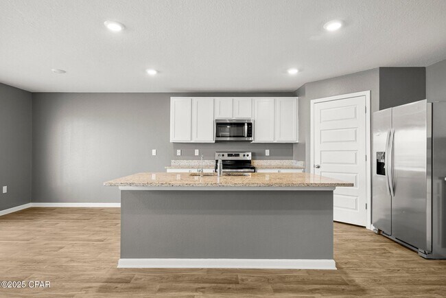 Building Photo - 123 Tiller Dr