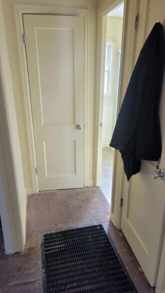 Building Photo - 907 Cheyenne St