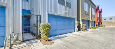 Primary Photo - 1158 E Carson Ave