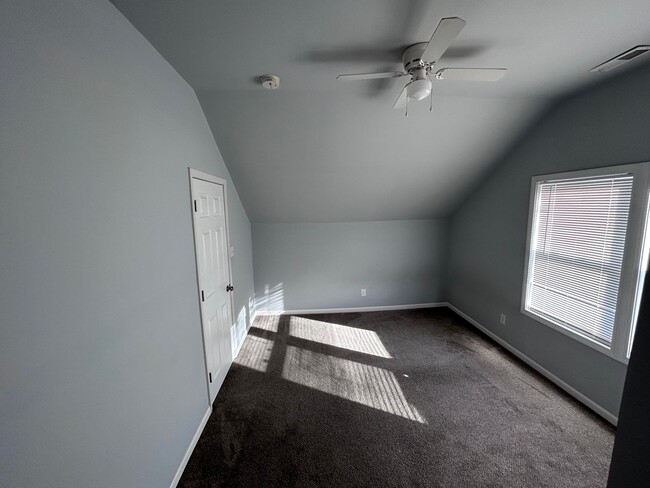 Building Photo - 2757 Dekalb St