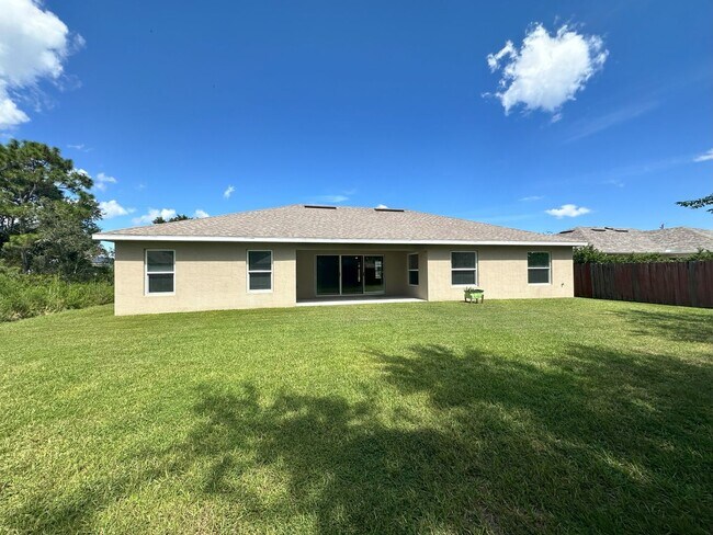 Building Photo - Move-In Ready Rental with Stylish Updates!