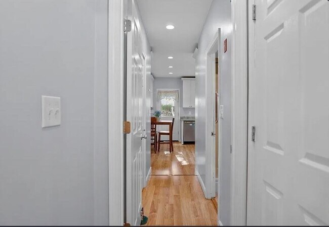 Building Photo - 45 Princeton Rd