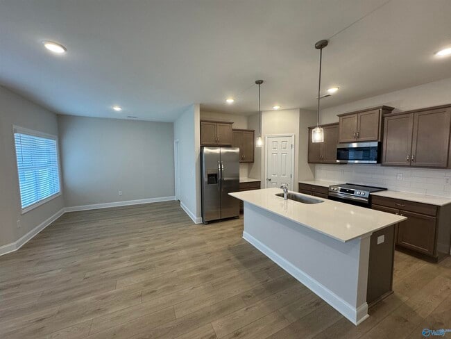 Building Photo - 122 Burdine St