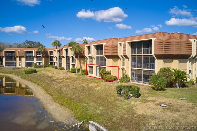 Building Photo - 5250 Woodland Lakes Dr