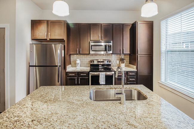 Building Photo - 111 Acklen Park Dr