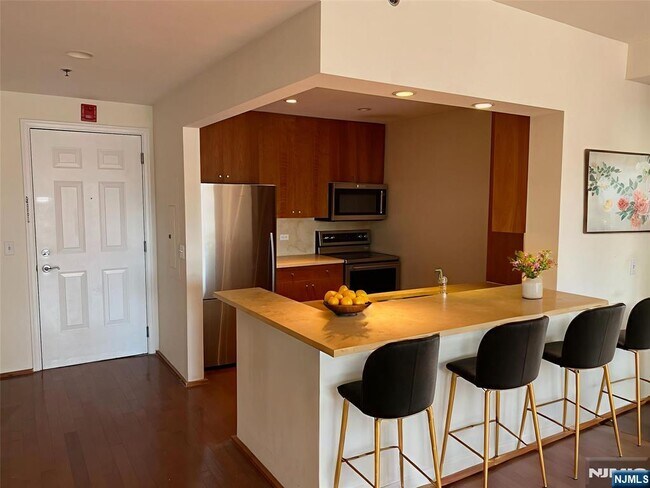 Building Photo - 2207 City