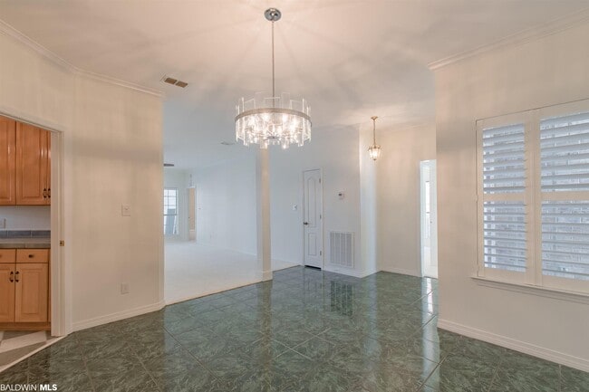 Building Photo - 117 Club Dr