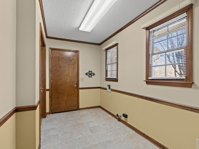 Building Photo - 115 Gaylor Dr