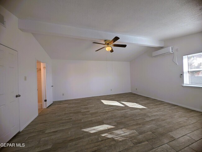 Building Photo - 5804 Pickerel Dr