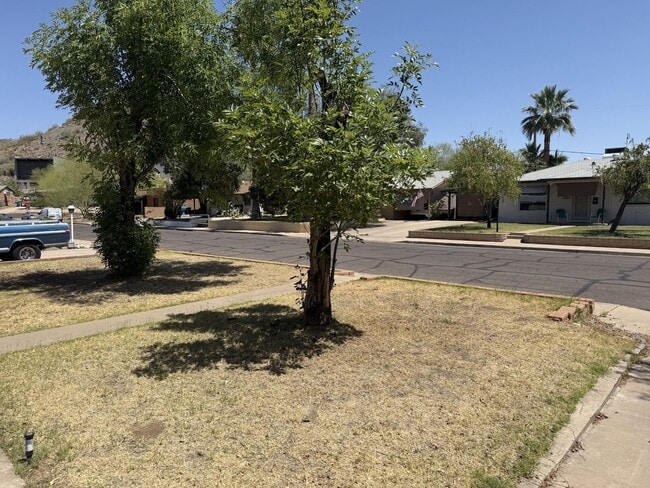 Building Photo - CUTE 2 Bedroom 1 Bath bungalow in Sunnyslope with full casita