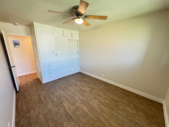 Building Photo - Charming 1 Bedroom unit, completely remode...