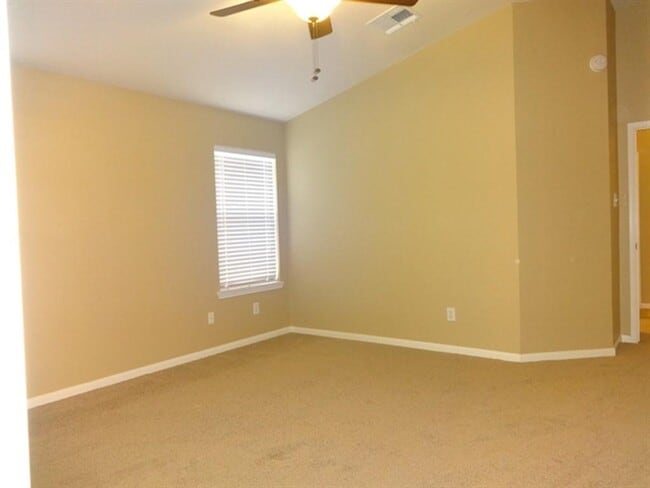 Building Photo - 32306 Willow Creek Park