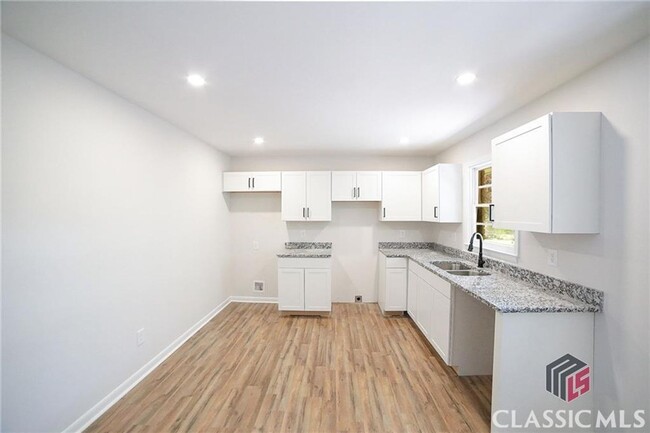 Building Photo - Beautifully Renovated 3-Bedroom Ranch Near...