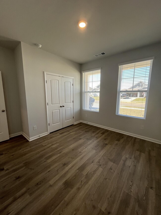 Building Photo - 6127 Japonica Ln
