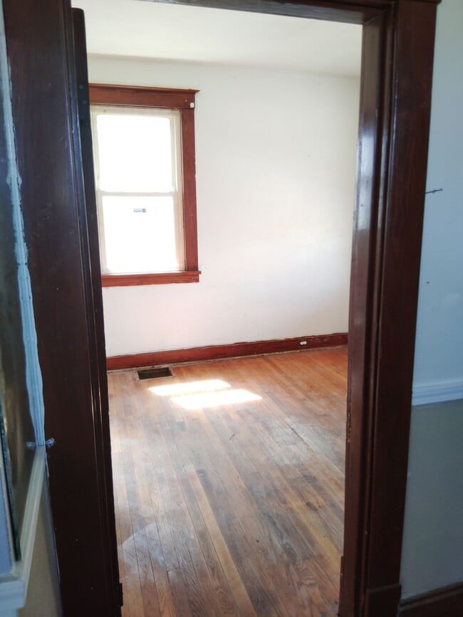 Building Photo - 5746 Hodiamont Ave