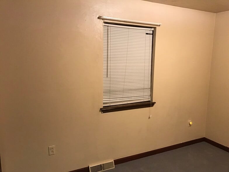 Building Photo - 1318 E 38th St