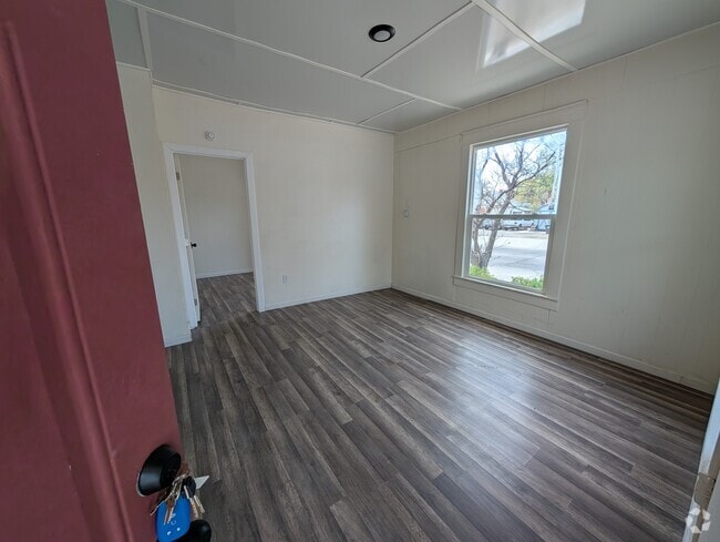 Building Photo - 1116 West St