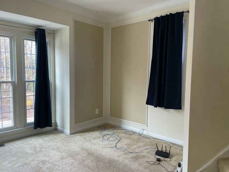 Building Photo - 1265 Corbett Pl