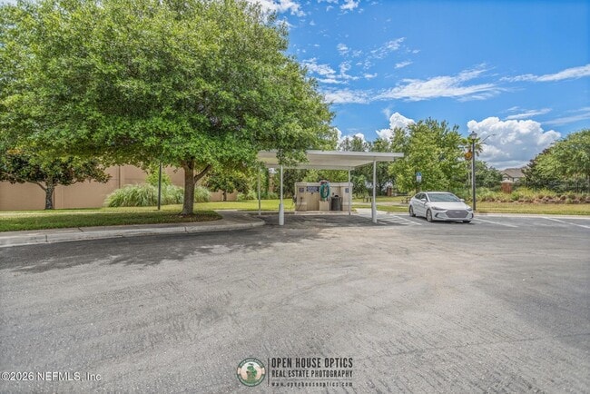 Building Photo - 7801 Point Meadows Dr