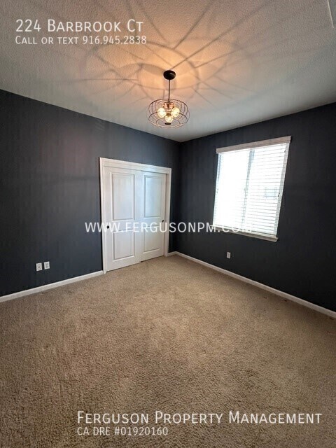 Building Photo - 224 Barbrook Ct