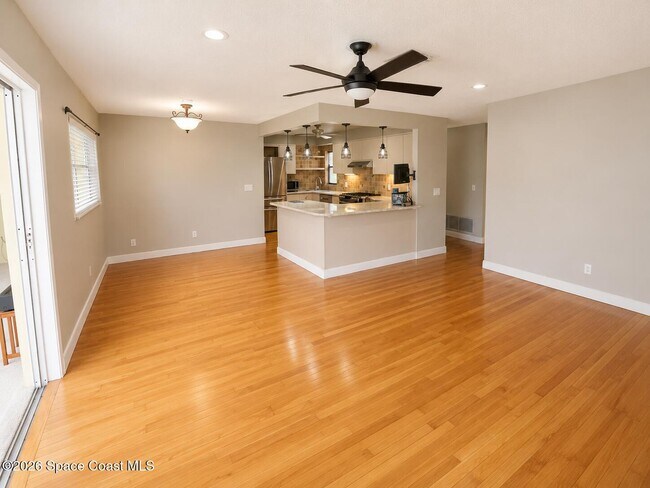 Building Photo - 1440 Dorsal St