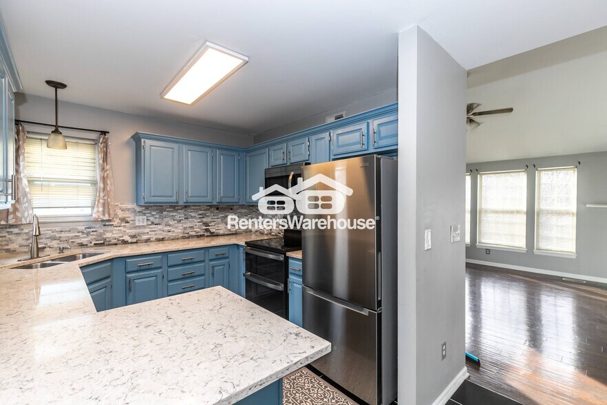 Building Photo - 12523 Logan