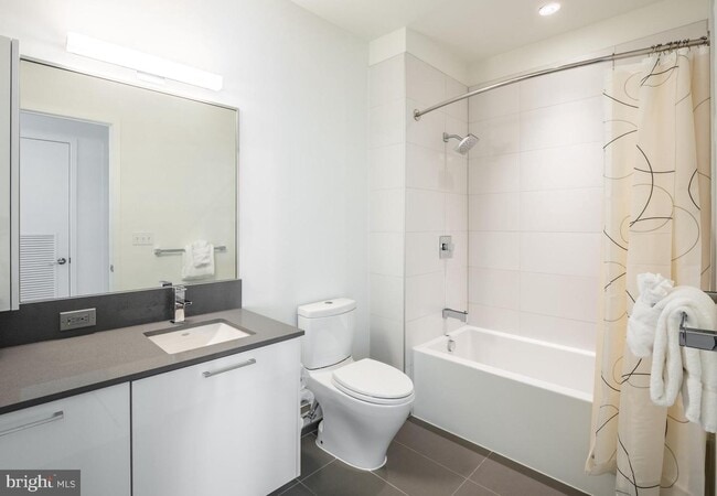 Building Photo - 7902 Tysons One Pl