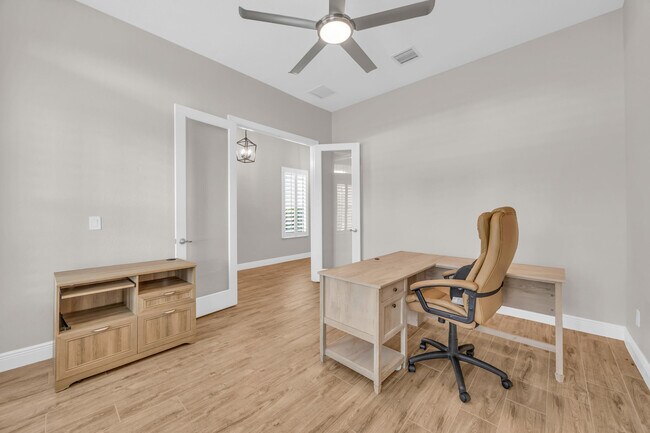Building Photo - 4720 SW Ardsley Dr