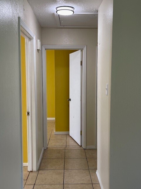 Building Photo - 12019 Kings Grove Dr