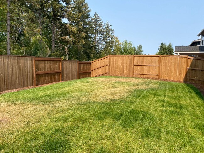 Building Photo - NEWER CONSTRUCTION! Beautiful Brand Home B...