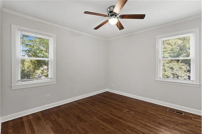 Building Photo - 613 Youngs Ln