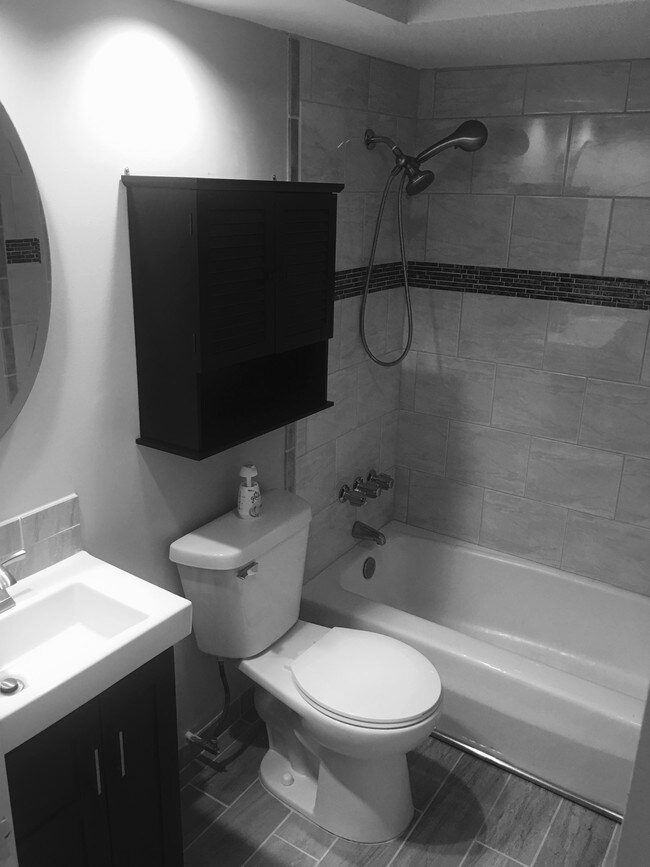 Primary Photo - 515 W Wrightwood Ave