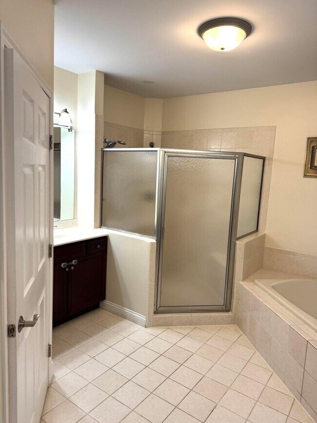 Building Photo - 459 Pinnacle Way