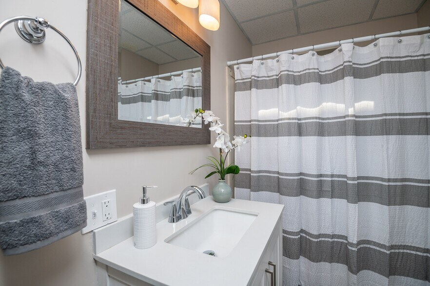 Building Photo - 334 Penn Ave