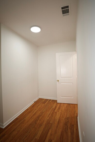 Building Photo - 1305 Orren St NE