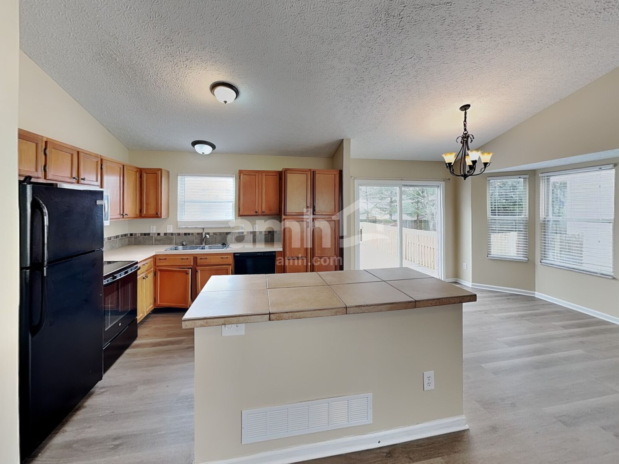 Building Photo - 6693 Jennyann Way