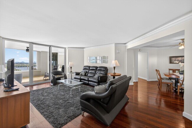 Building Photo - 5200 N Ocean Dr