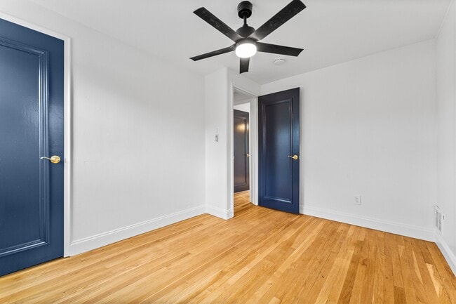 Building Photo - 947 Brintell St