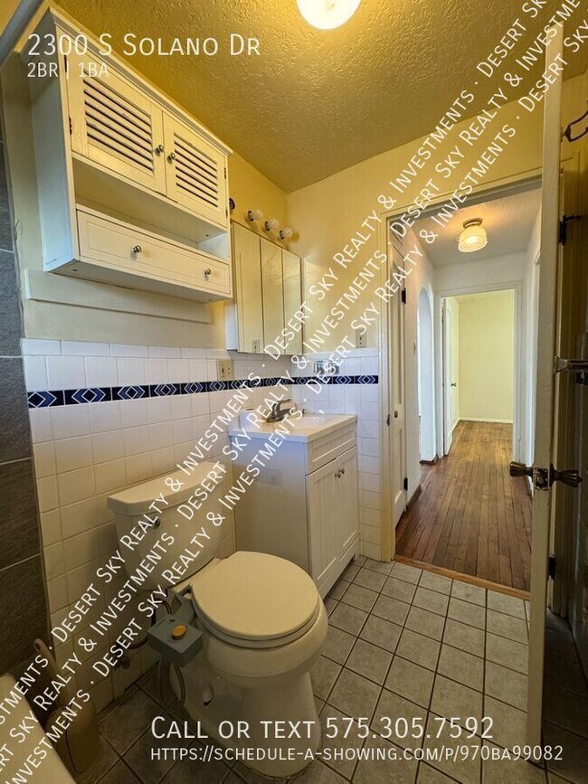 Building Photo - 2300 S Solano Dr